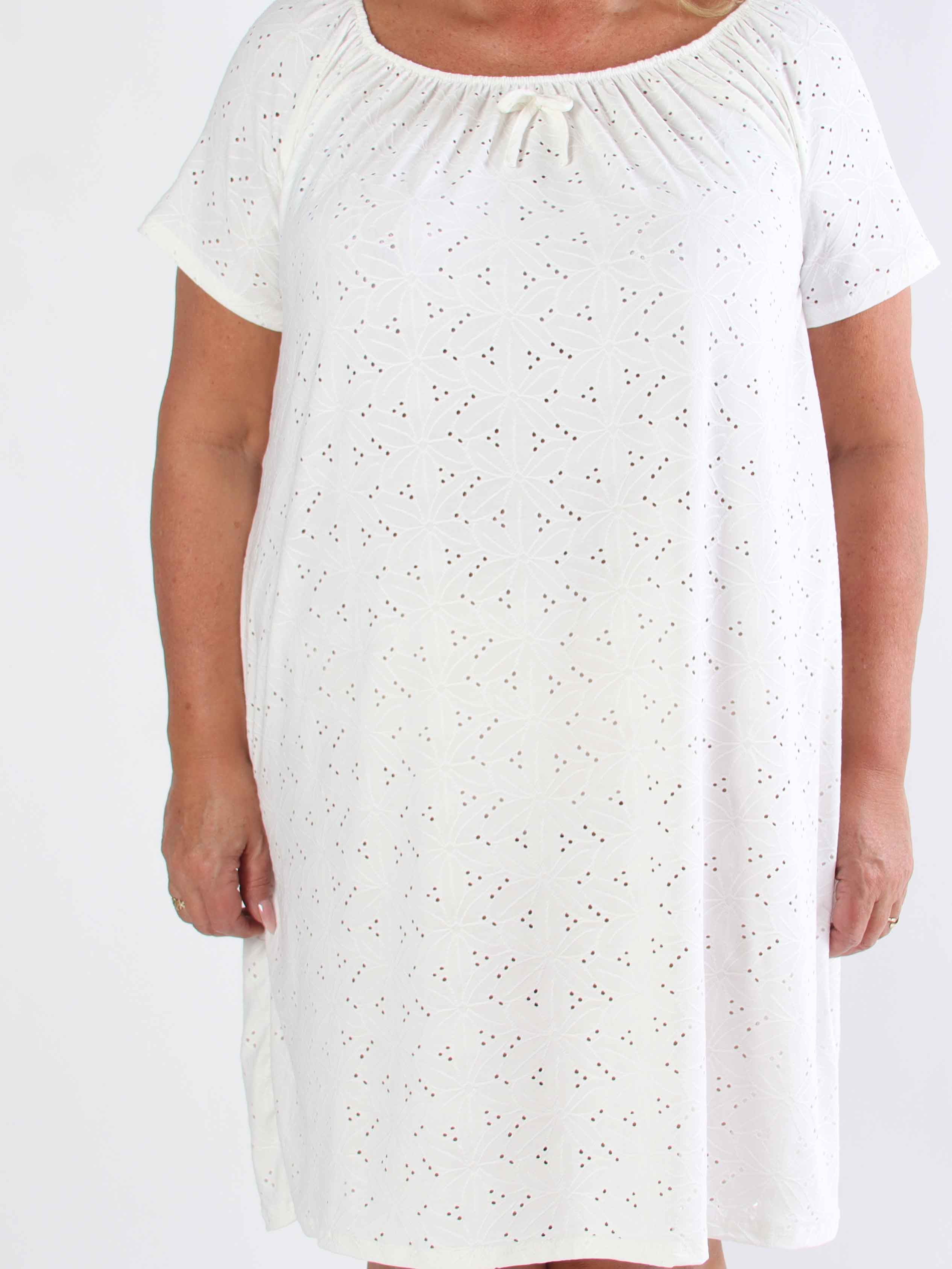 Aliz - Sød blød plus size kjole med broderie anglaise